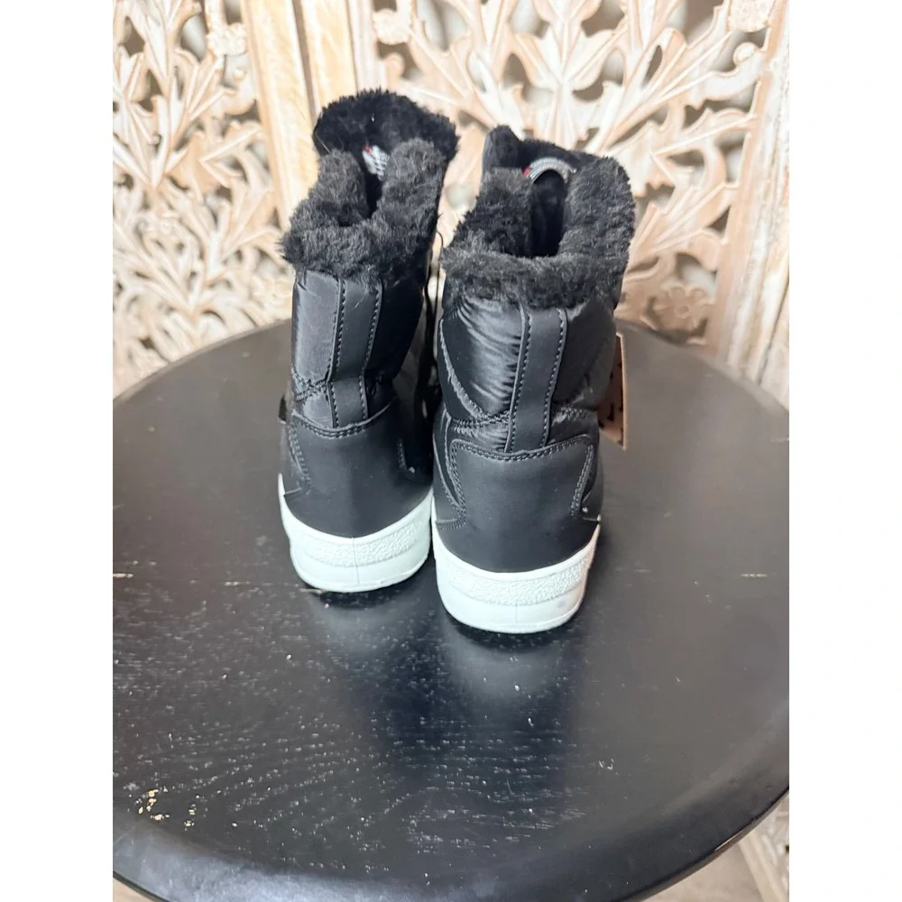 Black Waterproof Winter Snow Boots 3M Thinsulate Faux Fur Lined Quilted Size 9
